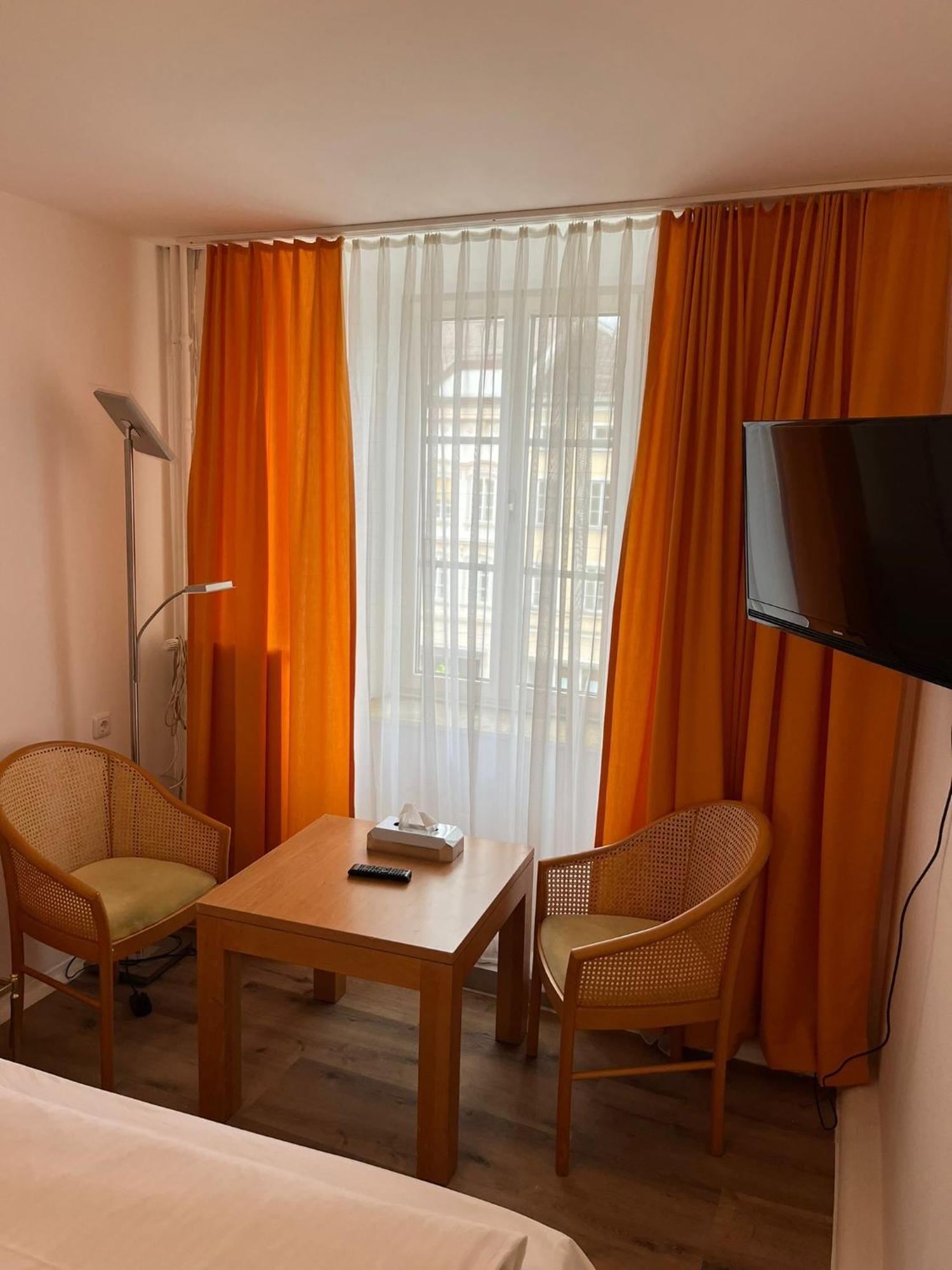 City Hotel Post 22 Braunau am Inn Esterno foto