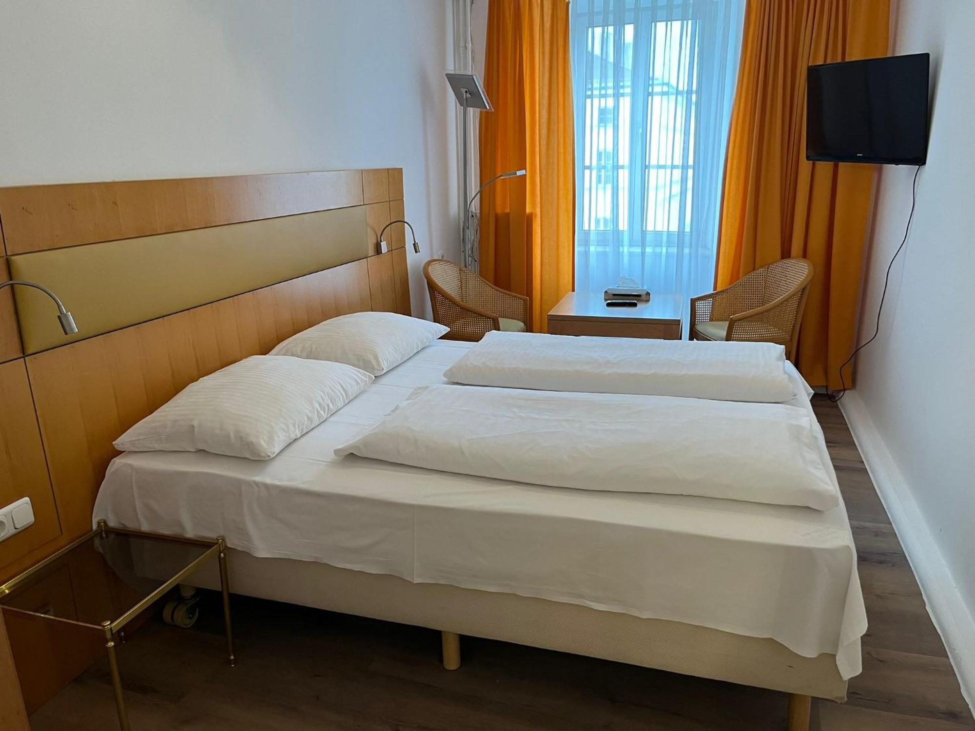 City Hotel Post 22 Braunau am Inn Esterno foto